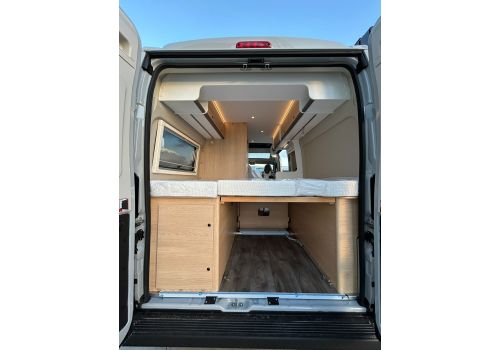 Camper Van SUNLIGHT Cliff 600-X RT en Catalog