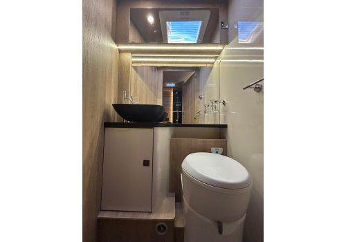 Integral Motorhome MOBILVETTA Kea I 90 en Sale Occasion