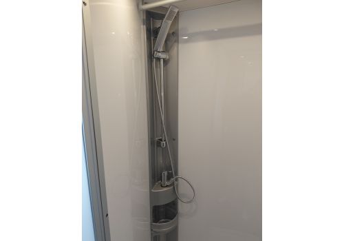 Low Profile Motorhome DETHLEFFS Just 7052 EB en Rent