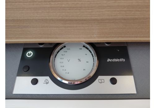 Low Profile Motorhome DETHLEFFS Just 7052 EB en Rent