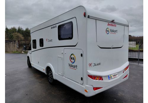 Low Profile Motorhome DETHLEFFS Just 7052 EB en Rent