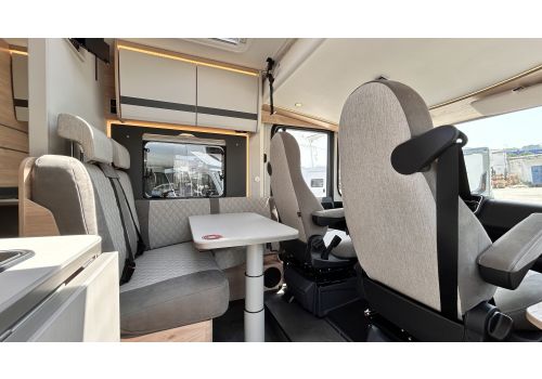 Integral Motorhome DETHLEFFS Globebus Active I1 en Catalog