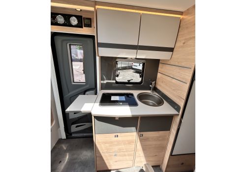 Integral Motorhome DETHLEFFS Globebus Active I1 en Catalog