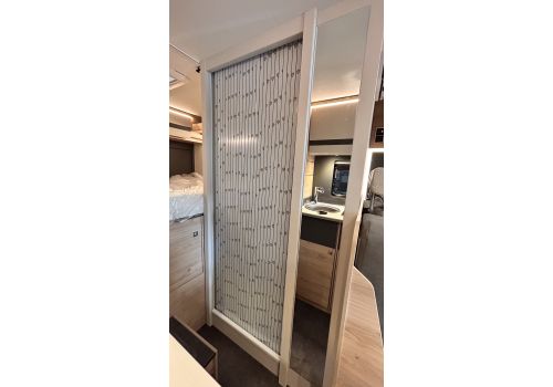 Integral Motorhome DETHLEFFS Globebus Active I1 en Catalog