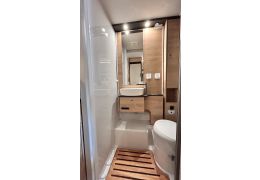 Integral Motorhome DETHLEFFS Globebus Active I1 en Catalog