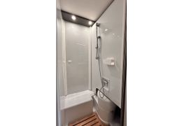 Integral Motorhome DETHLEFFS Globebus Active I1 en Catalog