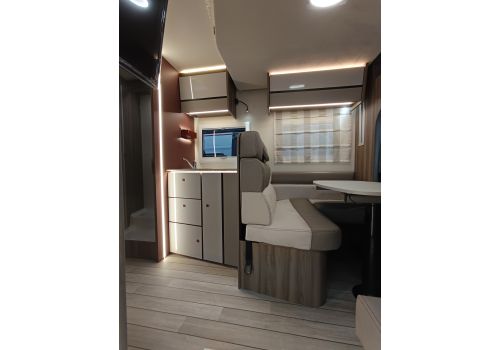 Low Profile Motorhome ROLLER TEAM Kronos 284 TL en Catalog