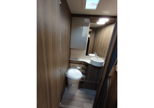 Low Profile Motorhome ROLLER TEAM Kronos 284 TL en Catalog