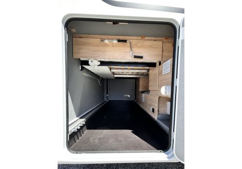 Low Profile Motorhome DETHLEFFS Just Camp T7052DBL en Catalog