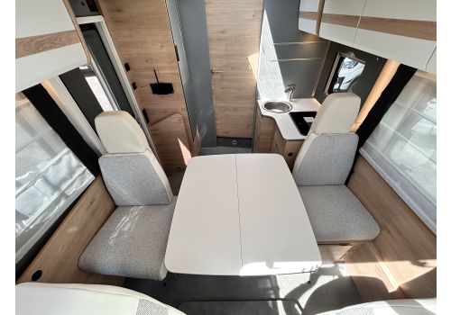 Low Profile Motorhome DETHLEFFS Just Camp T7052DBL en Catalog