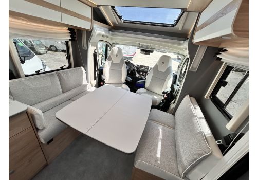 Low Profile Motorhome DETHLEFFS Just Camp T7052DBL en Catalog