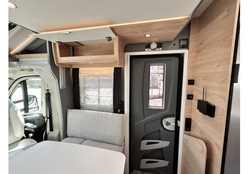Low Profile Motorhome DETHLEFFS Just Camp T7052DBL en Catalog