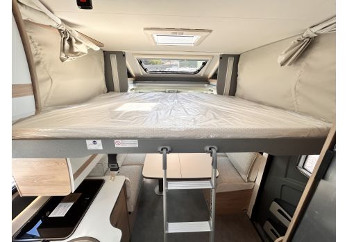 Low Profile Motorhome DETHLEFFS Just Camp T7052DBL en Catalog