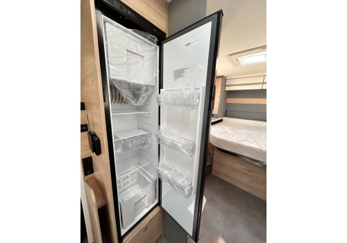 Low Profile Motorhome DETHLEFFS Just Camp T7052DBL en Catalog