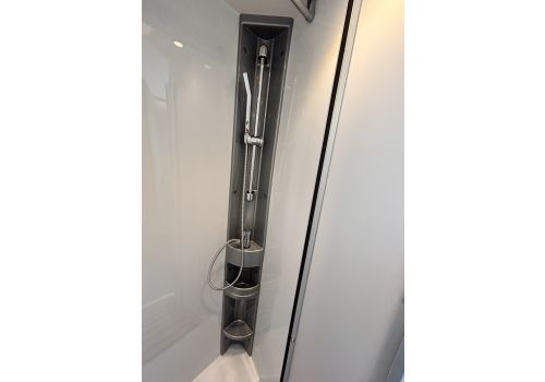 Low Profile Motorhome DETHLEFFS Just Camp T7052DBL en Catalog