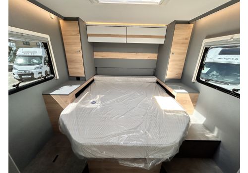 Low Profile Motorhome DETHLEFFS Just Camp T7052DBL en Catalog