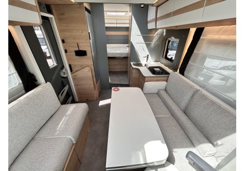 Low Profile Motorhome DETHLEFFS Just Camp T7052DBL en Catalog
