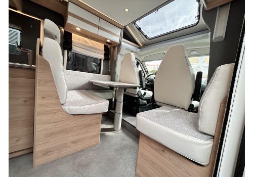 Low Profile Motorhome DETHLEFFS Just T7052 EB en Rent