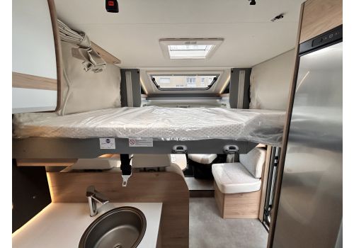 Low Profile Motorhome DETHLEFFS Just T7052 EB en Rent