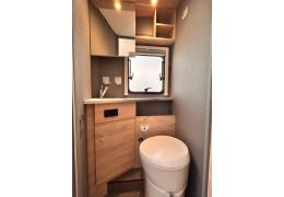 Low Profile Motorhome DETHLEFFS Just T7052EB en Catalog