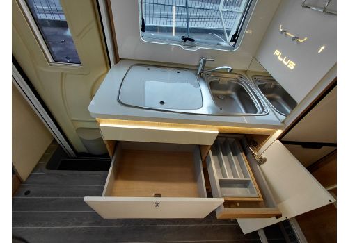 Low Profile Motorhome ROLLER TEAM Zefiro 291 TL en Sale Occasion