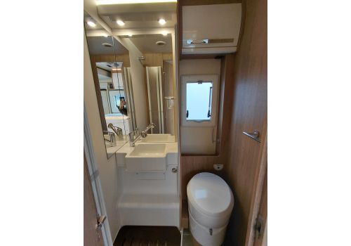 Low Profile Motorhome ROLLER TEAM Zefiro 291 TL en Sale Occasion