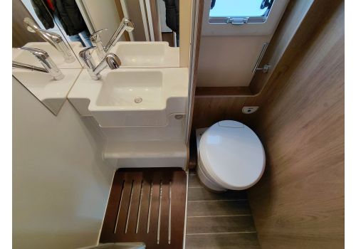 Low Profile Motorhome ROLLER TEAM Zefiro 291 TL en Sale Occasion