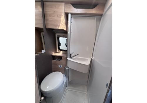 Camper Van DETHLEFFS Globetrail Active 600 DS en Catalog