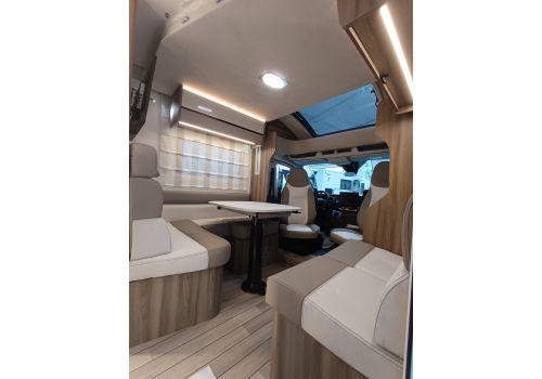 Low Profile Motorhome ROLLER TEAM Kronos  298 Selekt en Sale Occasion