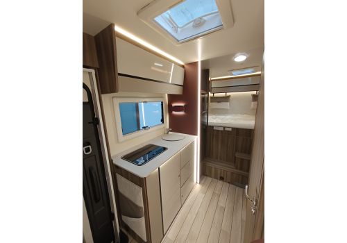 Low Profile Motorhome ROLLER TEAM Kronos  298 Selekt en Sale Occasion