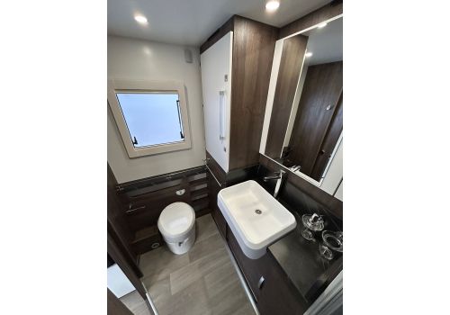 Low Profile Motorhome BENIMAR Tessoro 488 en Sale Occasion