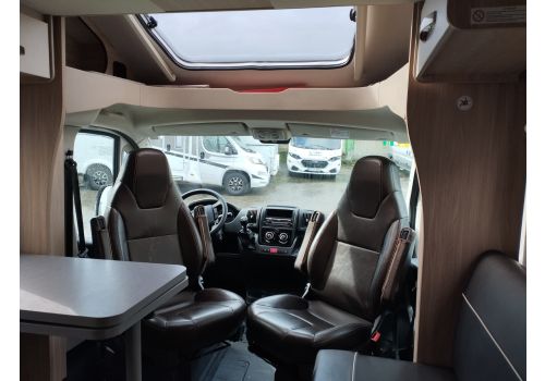 Low Profile Motorhome WEINSBERG R58 en Sale Occasion