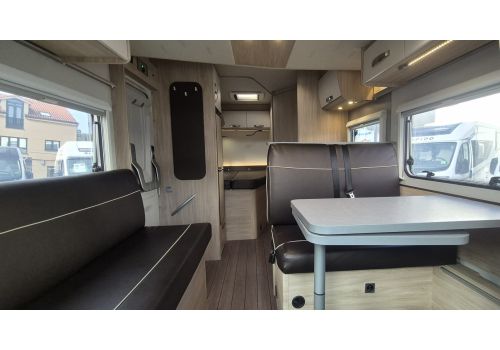 Low Profile Motorhome WEINSBERG R58 en Sale Occasion