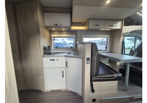 Low Profile Motorhome WEINSBERG R58 en Sale Occasion