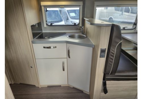 Low Profile Motorhome WEINSBERG R58 en Sale Occasion