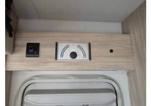 Low Profile Motorhome WEINSBERG R58 en Sale Occasion