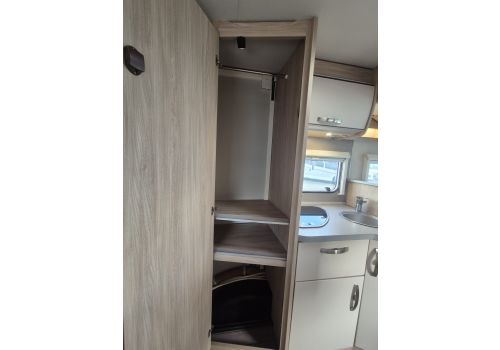 Low Profile Motorhome WEINSBERG R58 en Sale Occasion