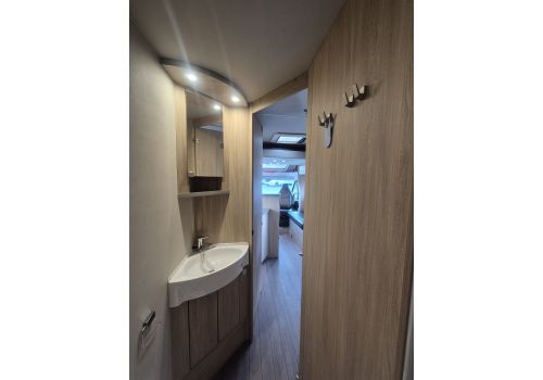 Low Profile Motorhome WEINSBERG R58 en Sale Occasion