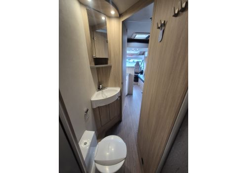 Low Profile Motorhome WEINSBERG R58 en Sale Occasion