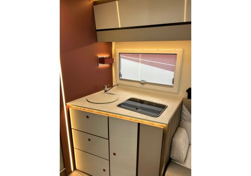 Low Profile Motorhome ROLLER TEAM Kronos 234 TL en Sale Occasion