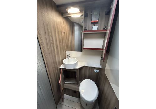 Low Profile Motorhome ROLLER TEAM Kronos 234 TL en Sale Occasion