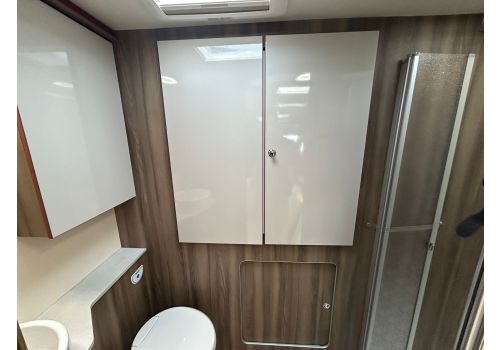 Low Profile Motorhome ROLLER TEAM Kronos 234 TL en Sale Occasion