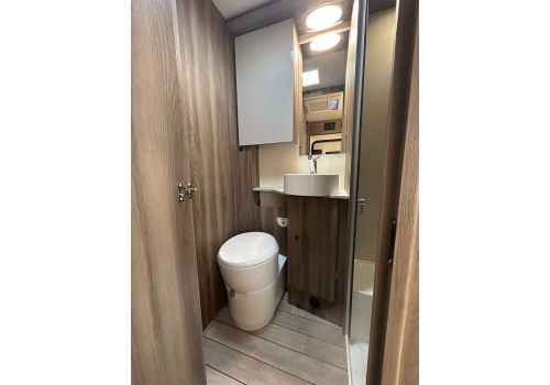 Low Profile Motorhome ROLLER TEAM Kronos 274 TL en Sale Occasion