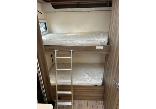 Low Profile Motorhome ROLLER TEAM Kronos 274 TL en Sale Occasion