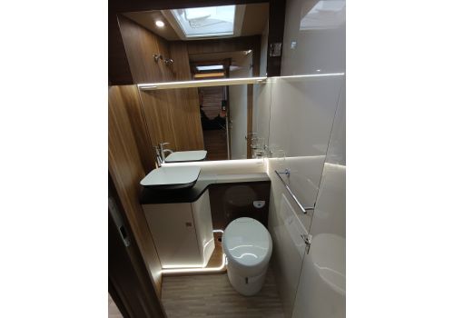 Integral Motorhome MOBILVETTA K-Yatch Tekno Line 90 en Catalog