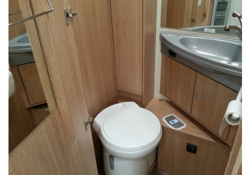 Low Profile Motorhome SUNLIGHT T-69 L 10 year limited en Sale Occasion