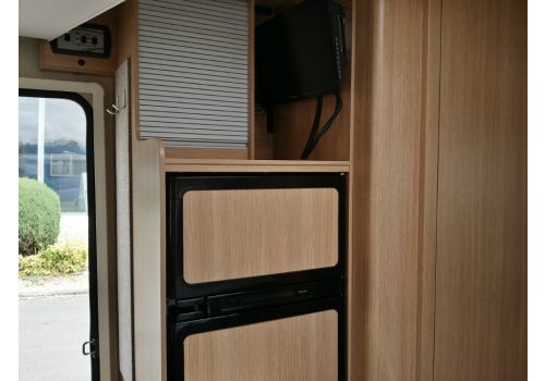 Low Profile Motorhome SUNLIGHT T-69 L 10 year limited en Sale Occasion