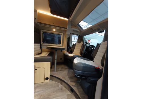 Camper Van SUNLIGHT Cliff 600 X RT en Catalog