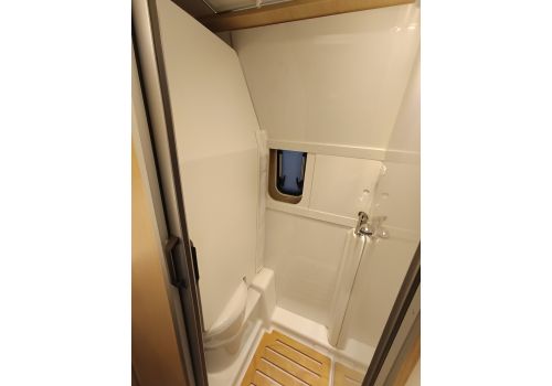 Camper Van SUNLIGHT Cliff 600 X RT en Catalog