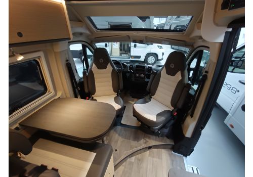 Camper Van SUNLIGHT Cliff 600 X RT en Catalog